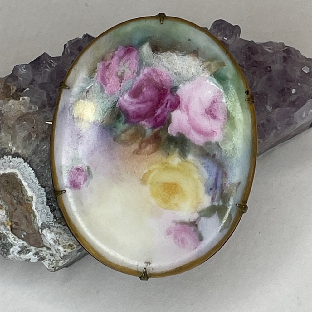 Antique Victorian Hand Painted Oval Shape Porcelain Brooch